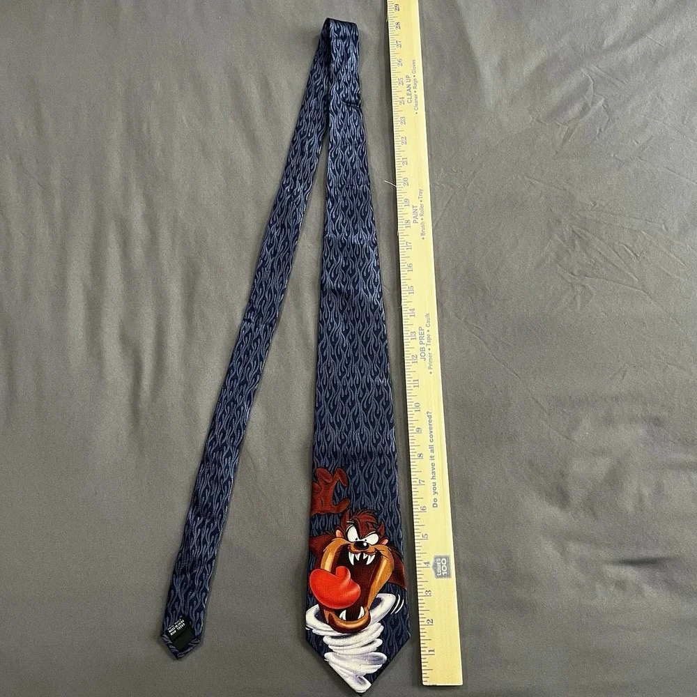 VINTAGE LOONEY TUNES TAZ TIE 2002 WARNER BROTHERS BLUE‎ FLAMES BACKGROUND